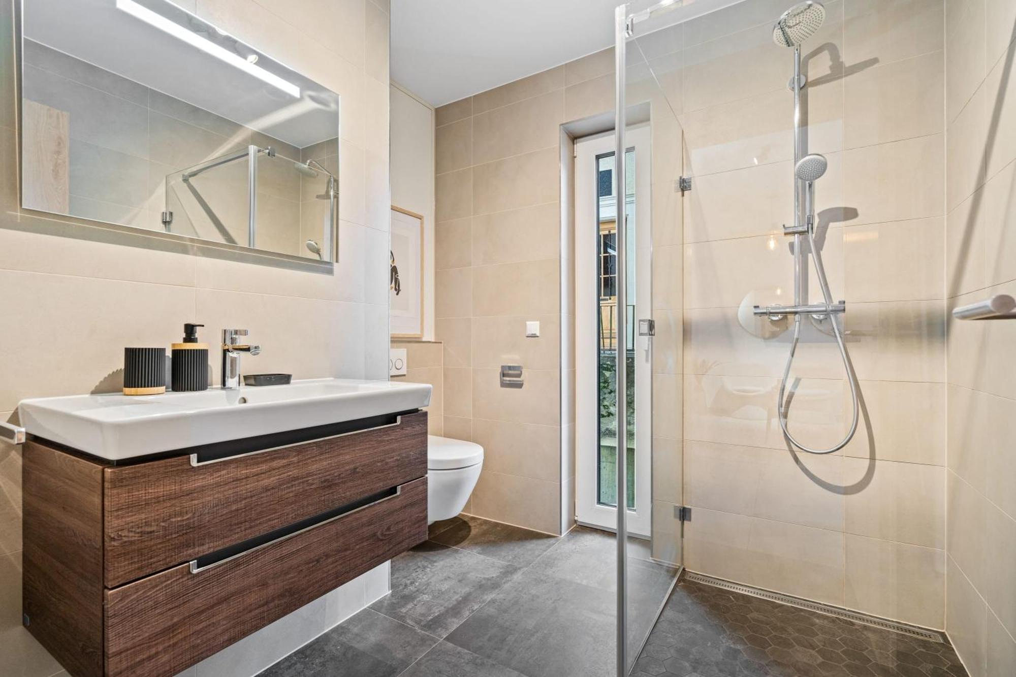 Elegant Comfort Modern In Limpertsberg